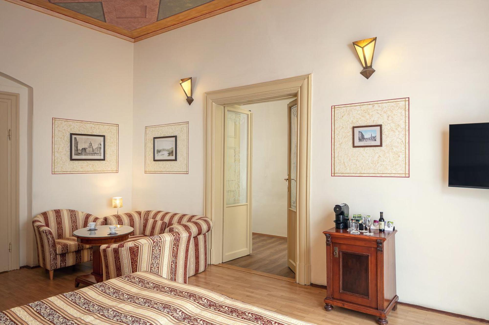 Junior Suite,109234722:JPEG