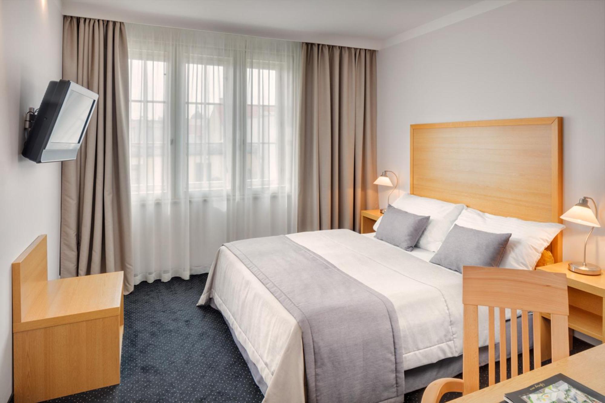 Standard Double or Twin Room Extra Bed,706018048:JPEG