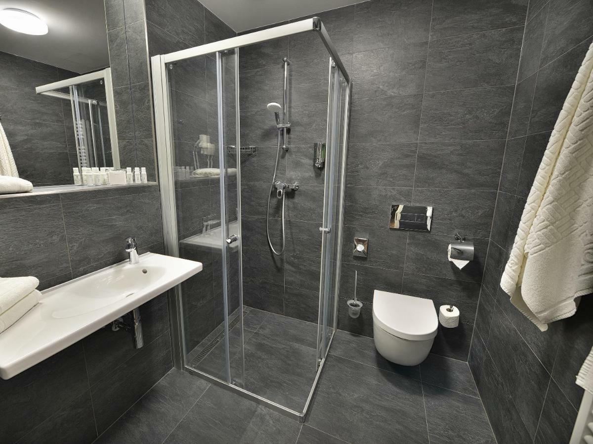 Chambre Double ou Lits Jumeaux avec Lit d'Appoint