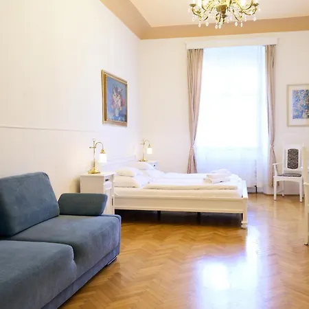 Hotel U Zlateho Jelena-3